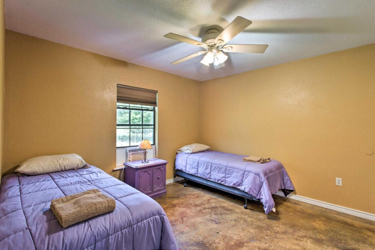 Texas Cabin On 130 Acres Walk To Lake Ray Roberts Collinsville Exterior photo